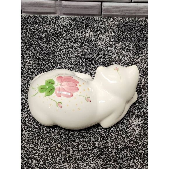 Handpainted White Sleeping Cat with Fliral Design - Picture 2 of 9
